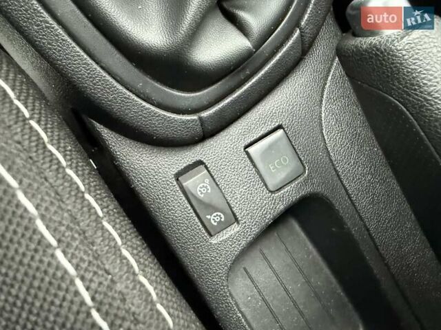 Білий Рено Кліо, об'ємом двигуна 1.46 л та пробігом 142 тис. км за 9500 $, фото 26 на Automoto.ua