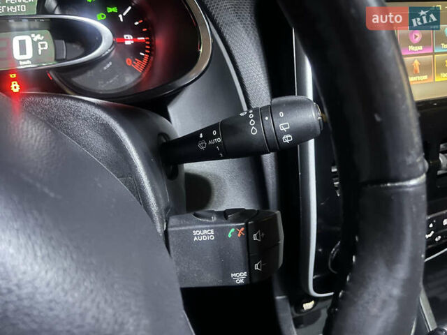 Белый Рено Клио, объемом двигателя 1.5 л и пробегом 172 тыс. км за 9600 $, фото 20 на Automoto.ua