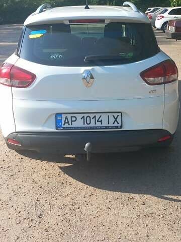 Белый Рено Клио, объемом двигателя 1.5 л и пробегом 240 тыс. км за 8800 $, фото 7 на Automoto.ua