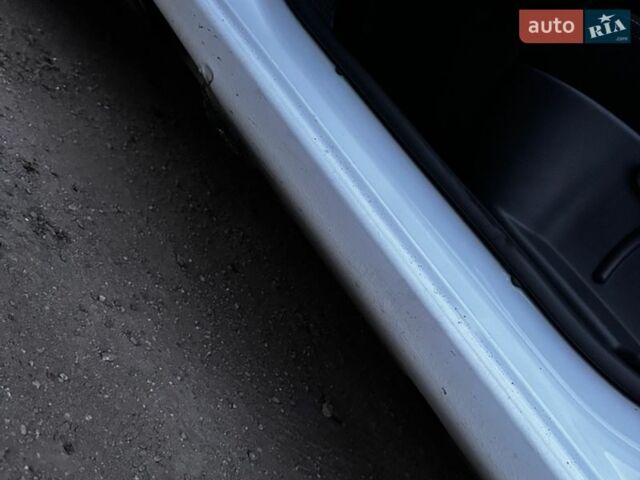 Белый Рено Клио, объемом двигателя 1.5 л и пробегом 265 тыс. км за 7700 $, фото 12 на Automoto.ua