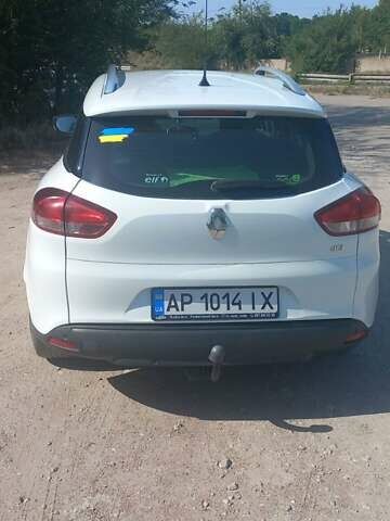 Белый Рено Клио, объемом двигателя 1.5 л и пробегом 240 тыс. км за 8800 $, фото 6 на Automoto.ua