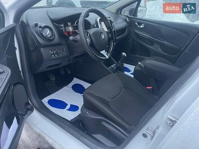 Білий Рено Кліо, об'ємом двигуна 1.5 л та пробігом 126 тис. км за 8975 $, фото 33 на Automoto.ua