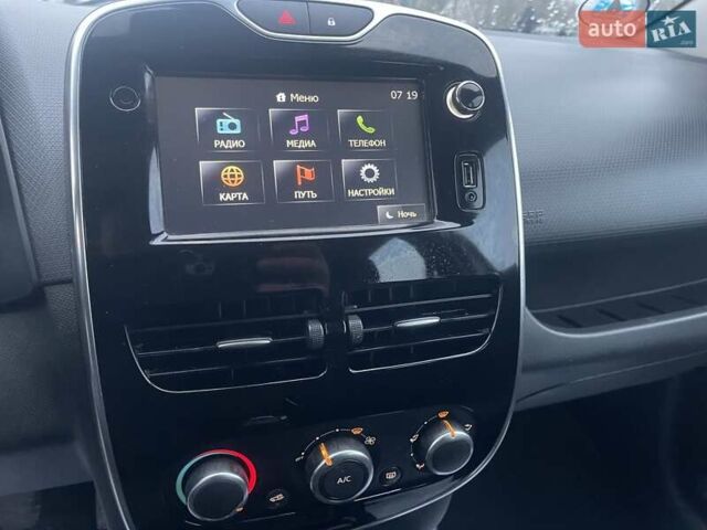 Білий Рено Кліо, об'ємом двигуна 1.5 л та пробігом 126 тис. км за 8975 $, фото 36 на Automoto.ua