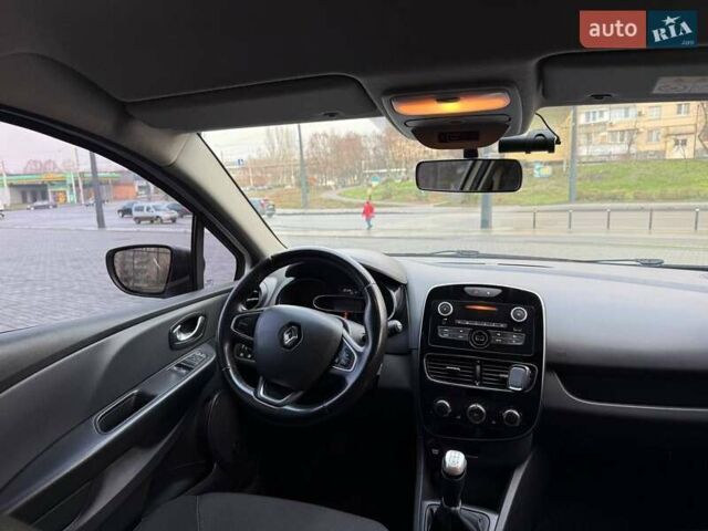 Белый Рено Клио, объемом двигателя 1.46 л и пробегом 232 тыс. км за 9200 $, фото 7 на Automoto.ua