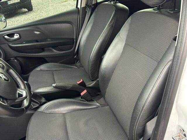 Белый Рено Клио, объемом двигателя 1.5 л и пробегом 197 тыс. км за 8700 $, фото 15 на Automoto.ua