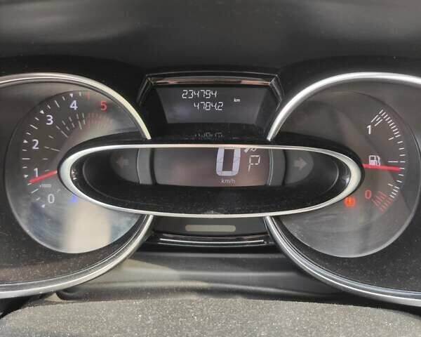 Белый Рено Клио, объемом двигателя 1.46 л и пробегом 240 тыс. км за 9100 $, фото 4 на Automoto.ua