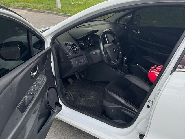 Білий Рено Кліо, об'ємом двигуна 1.5 л та пробігом 280 тис. км за 8500 $, фото 5 на Automoto.ua