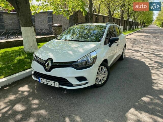 Белый Рено Клио, объемом двигателя 1.5 л и пробегом 198 тыс. км за 8799 $, фото 1 на Automoto.ua