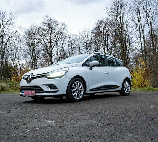 Белый Рено Клио, объемом двигателя 1.5 л и пробегом 192 тыс. км за 9700 $, фото 6 на Automoto.ua