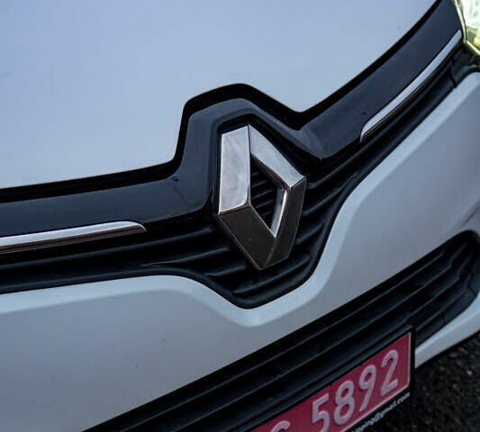 Белый Рено Клио, объемом двигателя 1.5 л и пробегом 192 тыс. км за 9700 $, фото 10 на Automoto.ua