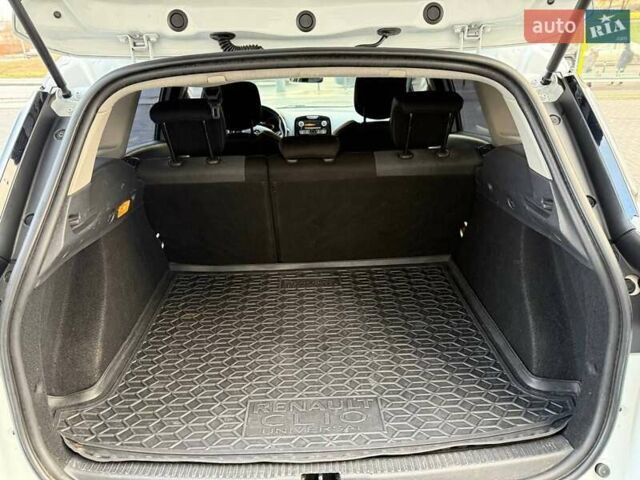 Белый Рено Клио, объемом двигателя 1.46 л и пробегом 232 тыс. км за 9200 $, фото 14 на Automoto.ua