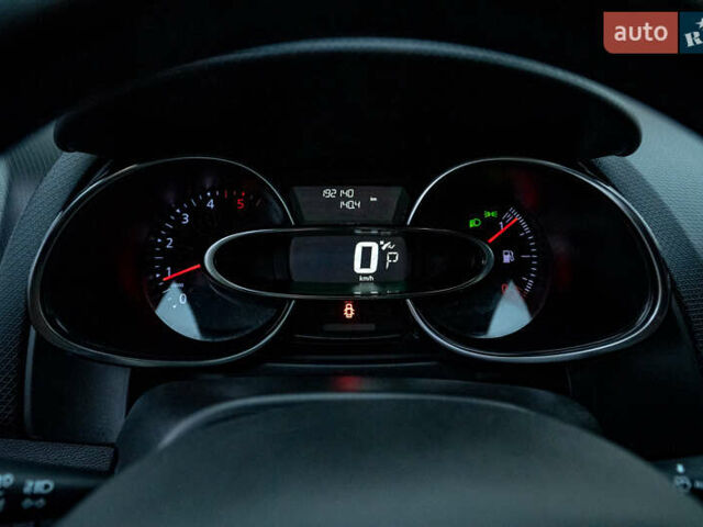 Белый Рено Клио, объемом двигателя 1.5 л и пробегом 192 тыс. км за 9700 $, фото 19 на Automoto.ua