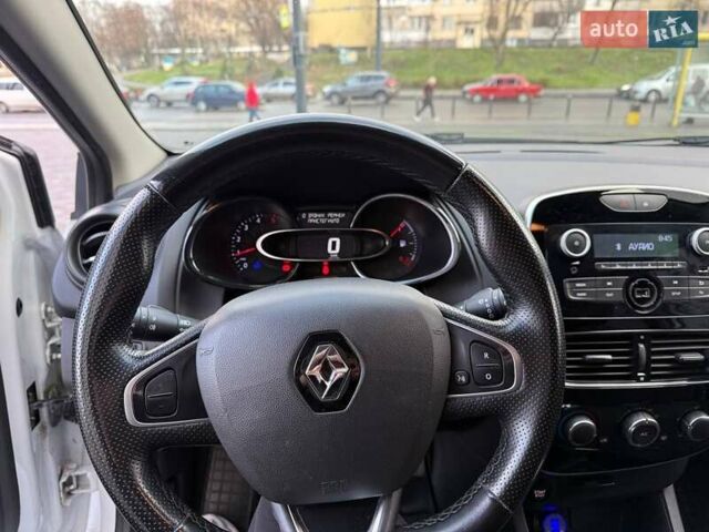 Белый Рено Клио, объемом двигателя 1.46 л и пробегом 232 тыс. км за 9200 $, фото 6 на Automoto.ua