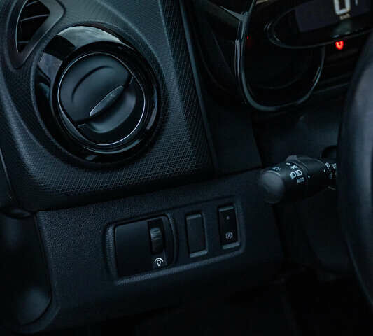 Белый Рено Клио, объемом двигателя 1.5 л и пробегом 192 тыс. км за 9700 $, фото 28 на Automoto.ua