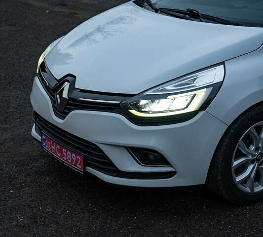 Белый Рено Клио, объемом двигателя 1.5 л и пробегом 192 тыс. км за 9700 $, фото 9 на Automoto.ua