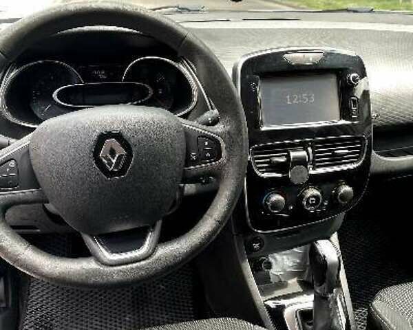 Белый Рено Клио, объемом двигателя 1.46 л и пробегом 240 тыс. км за 9100 $, фото 2 на Automoto.ua