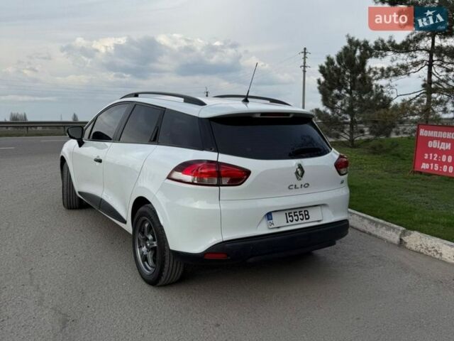 Белый Рено Клио, объемом двигателя 1.46 л и пробегом 232 тыс. км за 8400 $, фото 2 на Automoto.ua