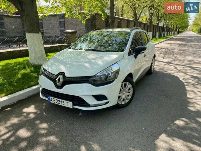 Белый Рено Клио, объемом двигателя 1.5 л и пробегом 198 тыс. км за 8799 $, фото 1 на Automoto.ua