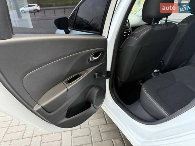 Белый Рено Клио, объемом двигателя 1.46 л и пробегом 232 тыс. км за 9200 $, фото 12 на Automoto.ua