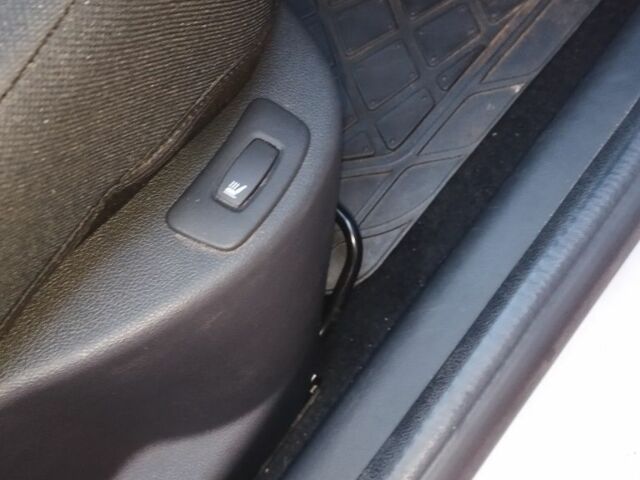 Белый Рено Клио, объемом двигателя 0 л и пробегом 189 тыс. км за 8950 $, фото 17 на Automoto.ua