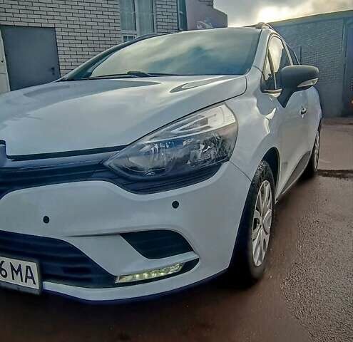 Білий Рено Кліо, об'ємом двигуна 1.46 л та пробігом 195 тис. км за 8800 $, фото 9 на Automoto.ua