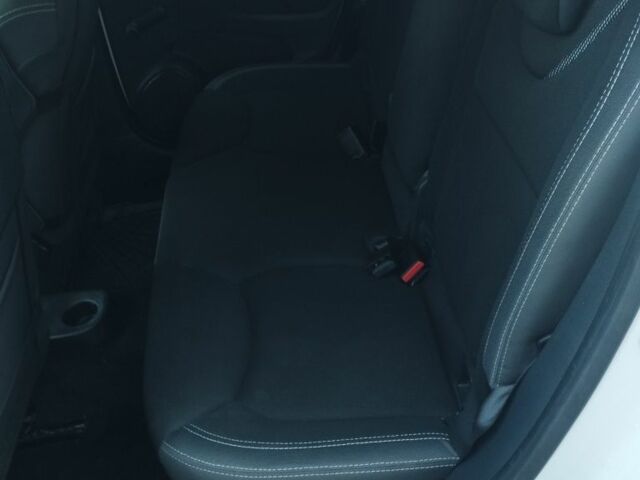 Белый Рено Клио, объемом двигателя 0 л и пробегом 189 тыс. км за 8950 $, фото 13 на Automoto.ua