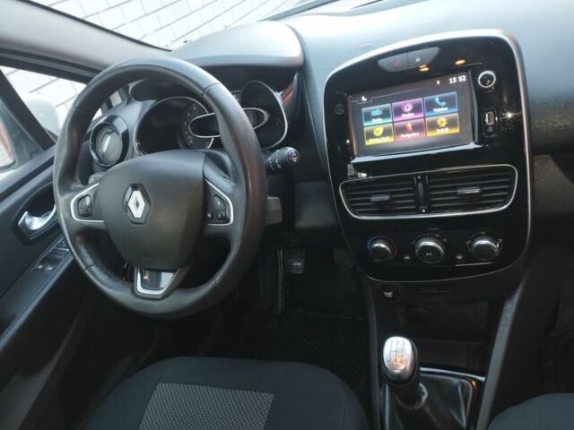 Белый Рено Клио, объемом двигателя 0 л и пробегом 189 тыс. км за 8950 $, фото 3 на Automoto.ua