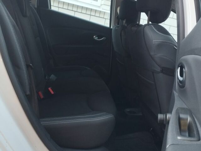 Белый Рено Клио, объемом двигателя 0 л и пробегом 189 тыс. км за 8950 $, фото 16 на Automoto.ua