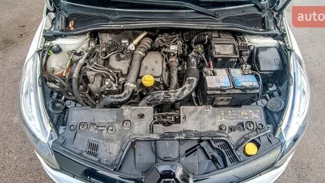 Білий Рено Кліо, об'ємом двигуна 1.46 л та пробігом 195 тис. км за 8800 $, фото 15 на Automoto.ua