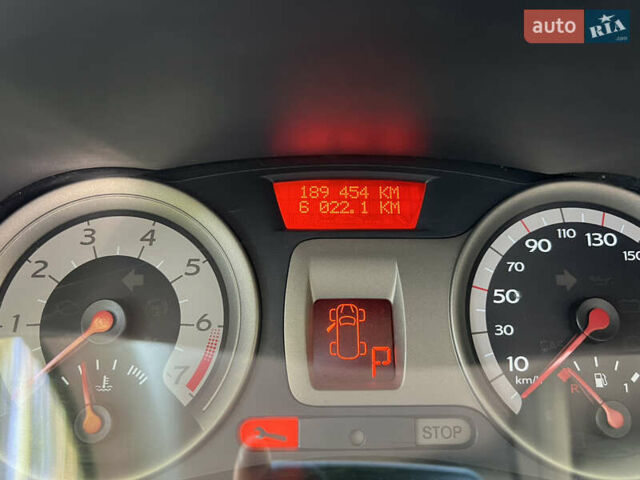 Бежевий Рено Кліо, об'ємом двигуна 1.6 л та пробігом 189 тис. км за 5555 $, фото 10 на Automoto.ua