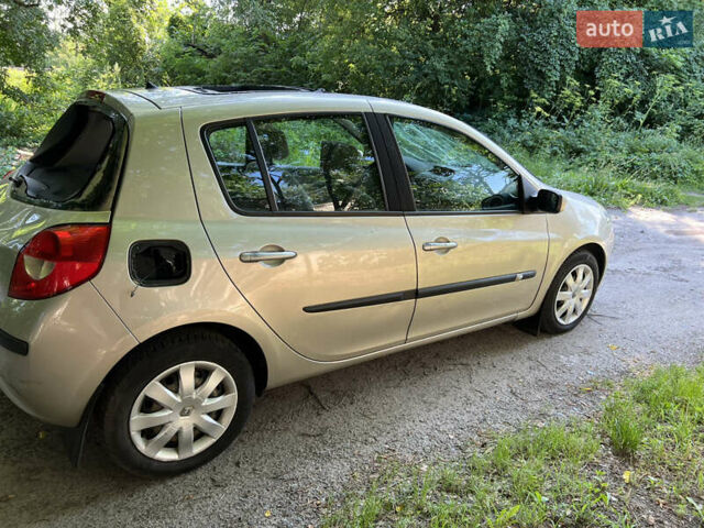 Бежевий Рено Кліо, об'ємом двигуна 1.6 л та пробігом 189 тис. км за 5555 $, фото 5 на Automoto.ua