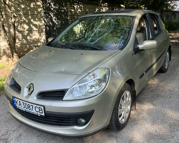 Бежевий Рено Кліо, об'ємом двигуна 1.6 л та пробігом 189 тис. км за 5555 $, фото 2 на Automoto.ua