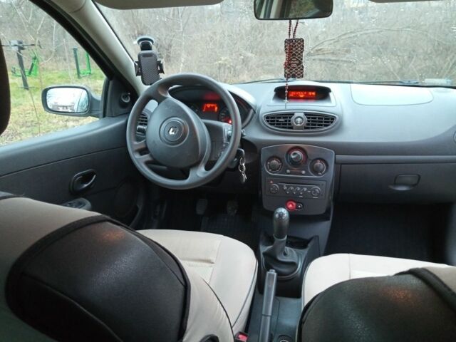 Бежевый Рено Клио, объемом двигателя 1.2 л и пробегом 158 тыс. км за 4150 $, фото 2 на Automoto.ua