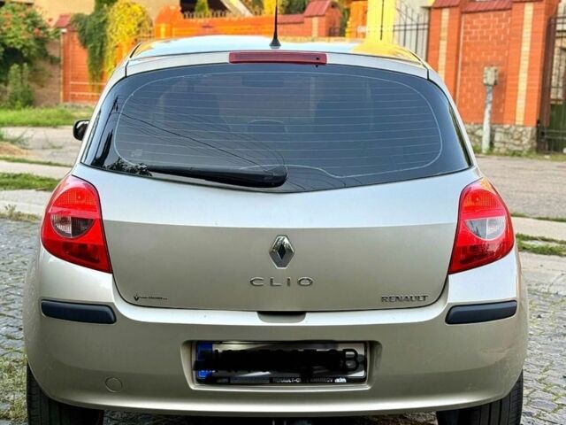 Бежевий Рено Кліо, об'ємом двигуна 0 л та пробігом 150 тис. км за 5555 $, фото 1 на Automoto.ua