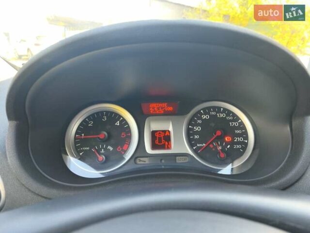 Бежевий Рено Кліо, об'ємом двигуна 1.46 л та пробігом 159 тис. км за 5900 $, фото 7 на Automoto.ua