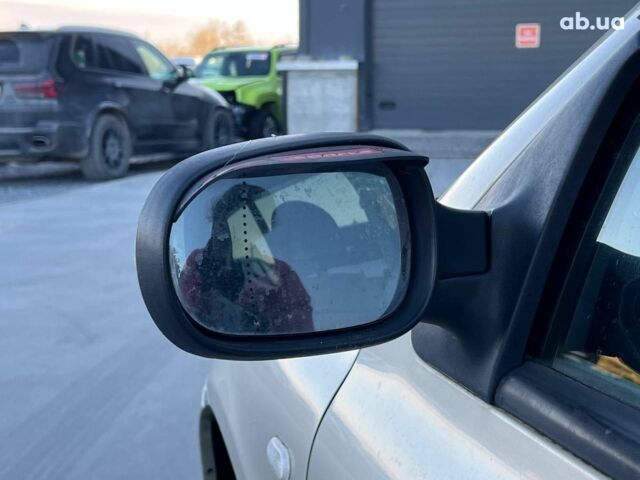 Бежевый Рено Клио, объемом двигателя 1.4 л и пробегом 228 тыс. км за 2790 $, фото 13 на Automoto.ua