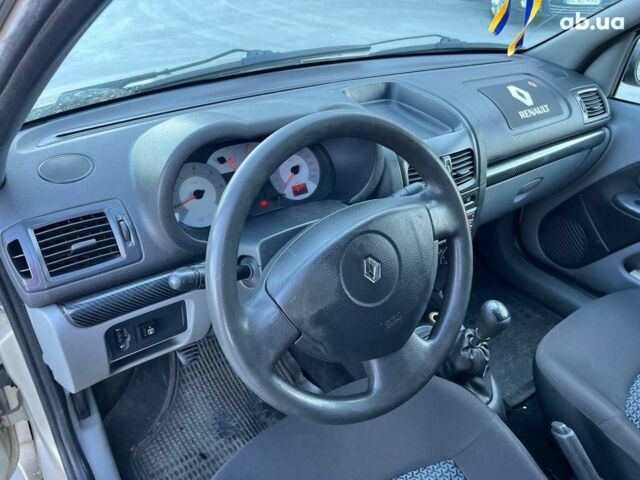 Бежевый Рено Клио, объемом двигателя 1.4 л и пробегом 228 тыс. км за 2790 $, фото 16 на Automoto.ua