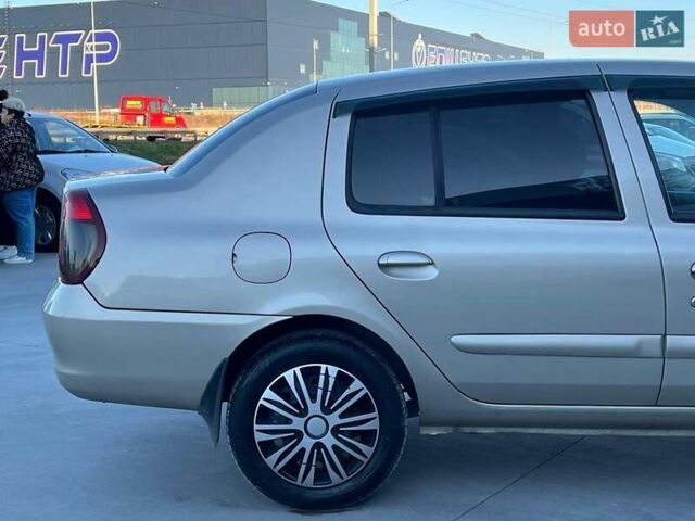 Бежевый Рено Клио, объемом двигателя 1.4 л и пробегом 228 тыс. км за 2790 $, фото 9 на Automoto.ua