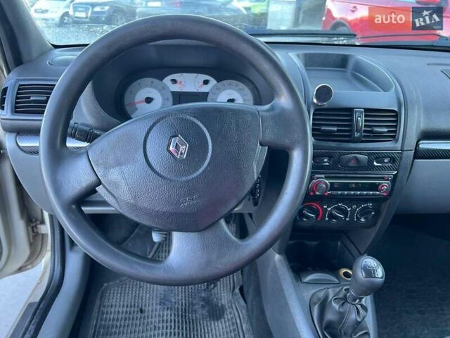 Бежевый Рено Клио, объемом двигателя 1.4 л и пробегом 228 тыс. км за 2790 $, фото 21 на Automoto.ua