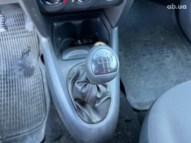 Бежевый Рено Клио, объемом двигателя 1.4 л и пробегом 228 тыс. км за 2790 $, фото 28 на Automoto.ua