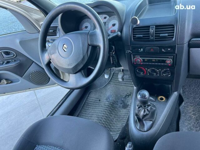 Бежевый Рено Клио, объемом двигателя 1.4 л и пробегом 228 тыс. км за 2790 $, фото 36 на Automoto.ua