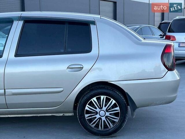 Бежевый Рено Клио, объемом двигателя 1.4 л и пробегом 228 тыс. км за 2790 $, фото 5 на Automoto.ua