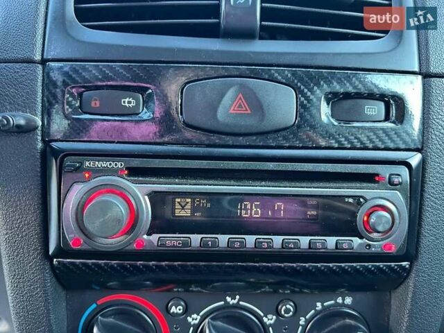 Бежевый Рено Клио, объемом двигателя 1.4 л и пробегом 228 тыс. км за 2790 $, фото 26 на Automoto.ua