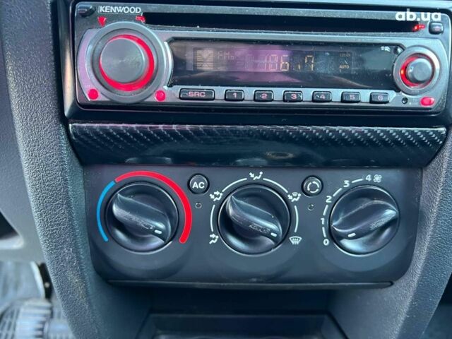 Бежевый Рено Клио, объемом двигателя 1.4 л и пробегом 228 тыс. км за 2790 $, фото 27 на Automoto.ua