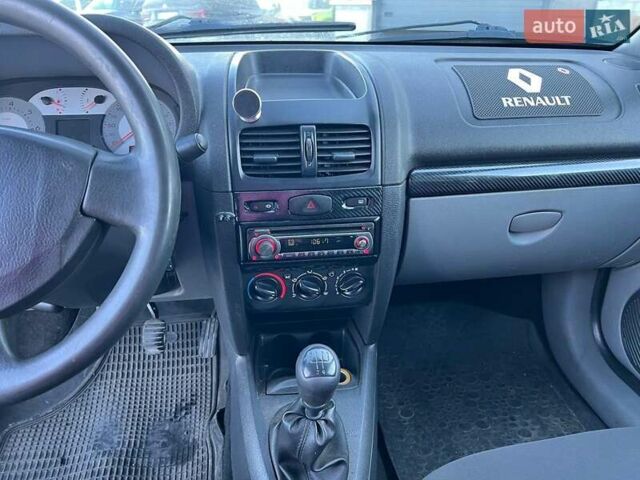 Бежевый Рено Клио, объемом двигателя 1.4 л и пробегом 228 тыс. км за 2790 $, фото 24 на Automoto.ua