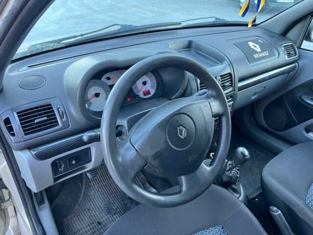 Бежевый Рено Клио, объемом двигателя 1.4 л и пробегом 228 тыс. км за 2790 $, фото 16 на Automoto.ua