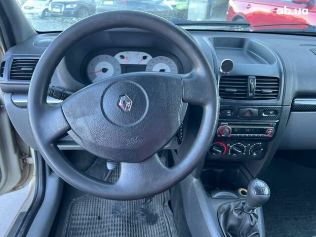 Бежевый Рено Клио, объемом двигателя 1.4 л и пробегом 228 тыс. км за 2790 $, фото 21 на Automoto.ua