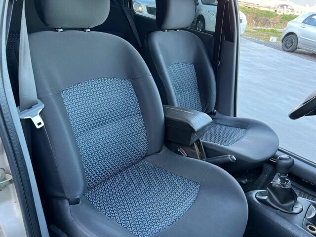 Бежевый Рено Клио, объемом двигателя 1.4 л и пробегом 228 тыс. км за 2790 $, фото 34 на Automoto.ua