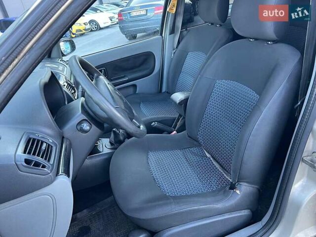 Бежевый Рено Клио, объемом двигателя 1.4 л и пробегом 228 тыс. км за 2790 $, фото 17 на Automoto.ua