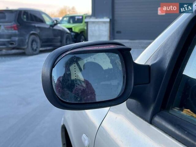 Бежевый Рено Клио, объемом двигателя 1.4 л и пробегом 228 тыс. км за 2790 $, фото 13 на Automoto.ua